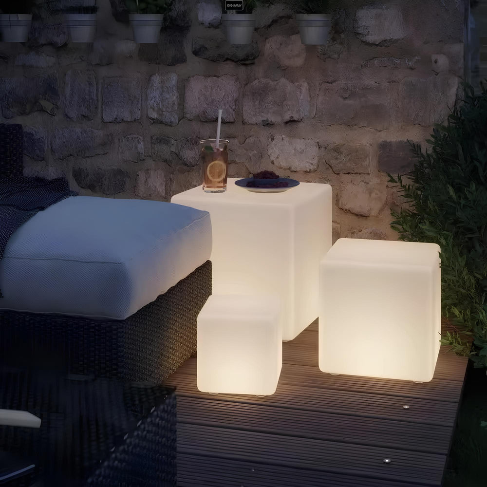 Optimized Product Title: "Fernbedienbare LED-Würfelleuchte für Garten & Terrasse – Stilvolle Außenbeleuchtung für entspannte Abende" 

This title includes relevant keywords while enhancing the appeal and clarity of the product.