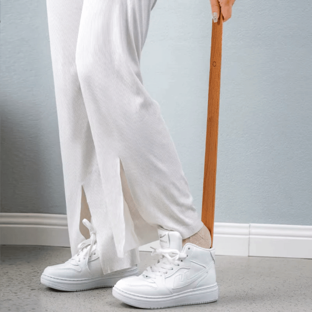 Magnetic Wooden Shoe Horn – Ergonomic Long-Handle Shoehorn for Easy Wear