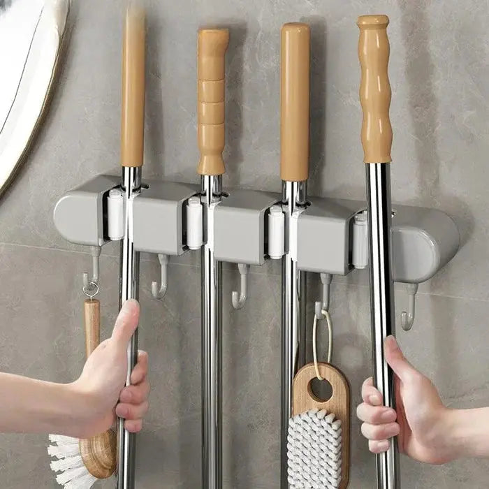 Optimized Product Title: **Platzsparende Wandhalterung für Besen, Mopps und Werkzeuge – Sicherer Halt für Ordnung und Sauberkeit**