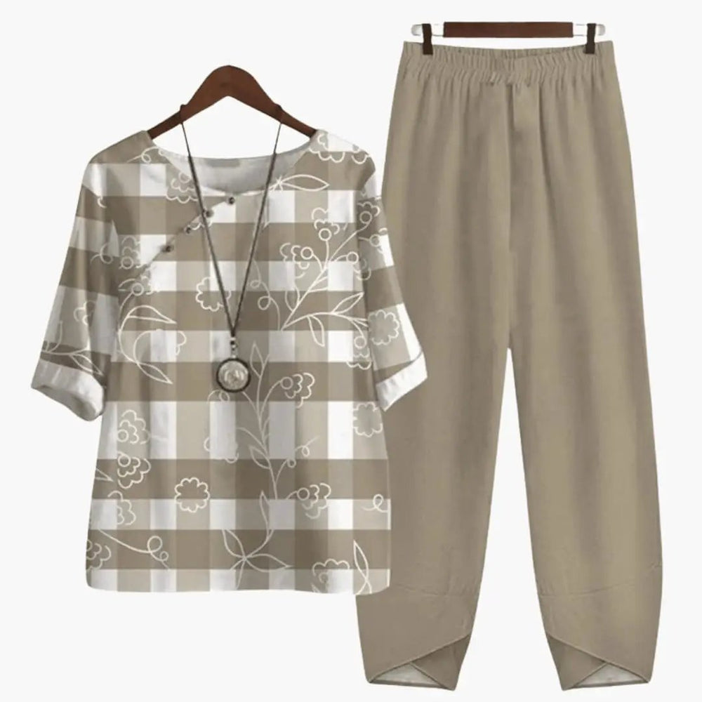 Women's Two-Piece Set – Floral, Short-Sleeve Top & Straight-Leg Pants