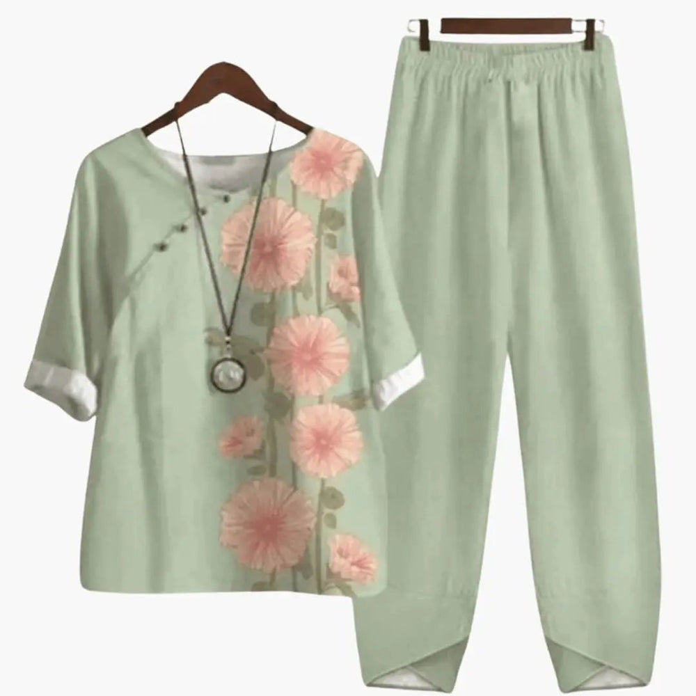 Women's Two-Piece Set – Floral, Short-Sleeve Top & Straight-Leg Pants