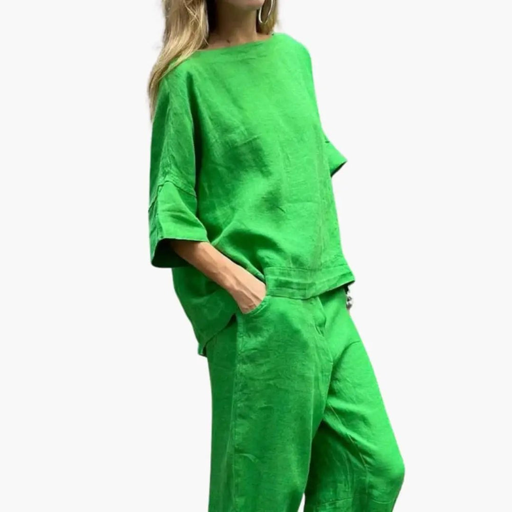 Women's Two-Piece Outfit Set – Summer Crop Top & Cropped Pants