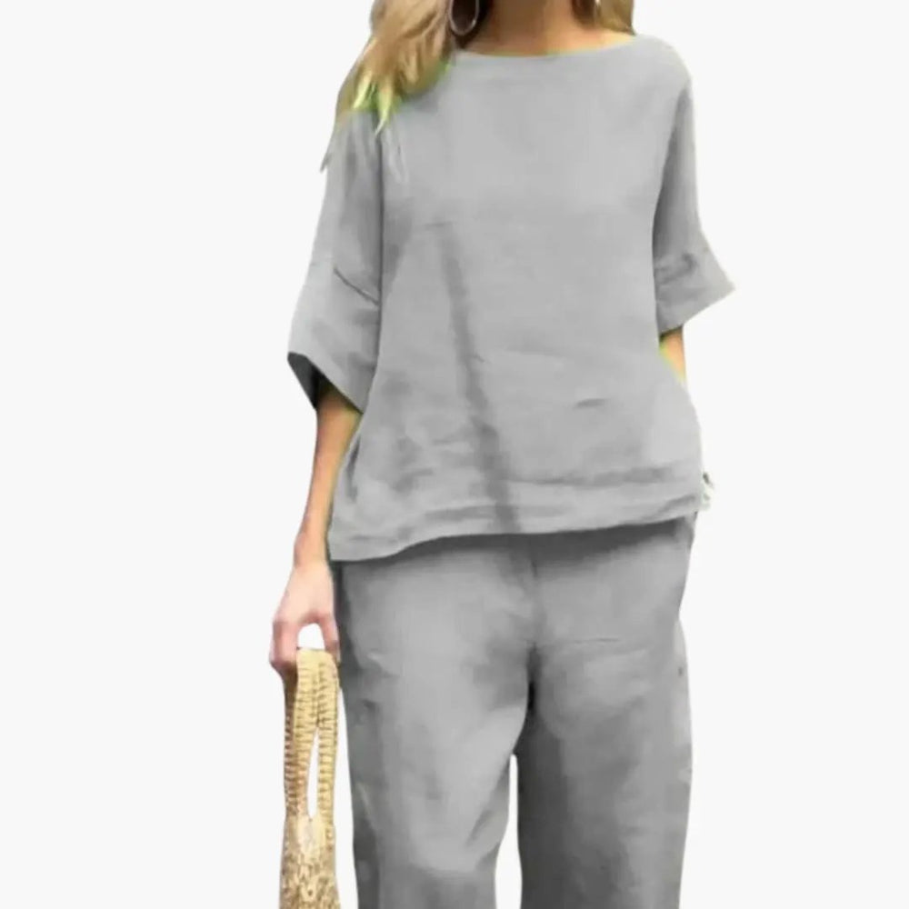 Women's Two-Piece Outfit Set – Summer Crop Top & Cropped Pants