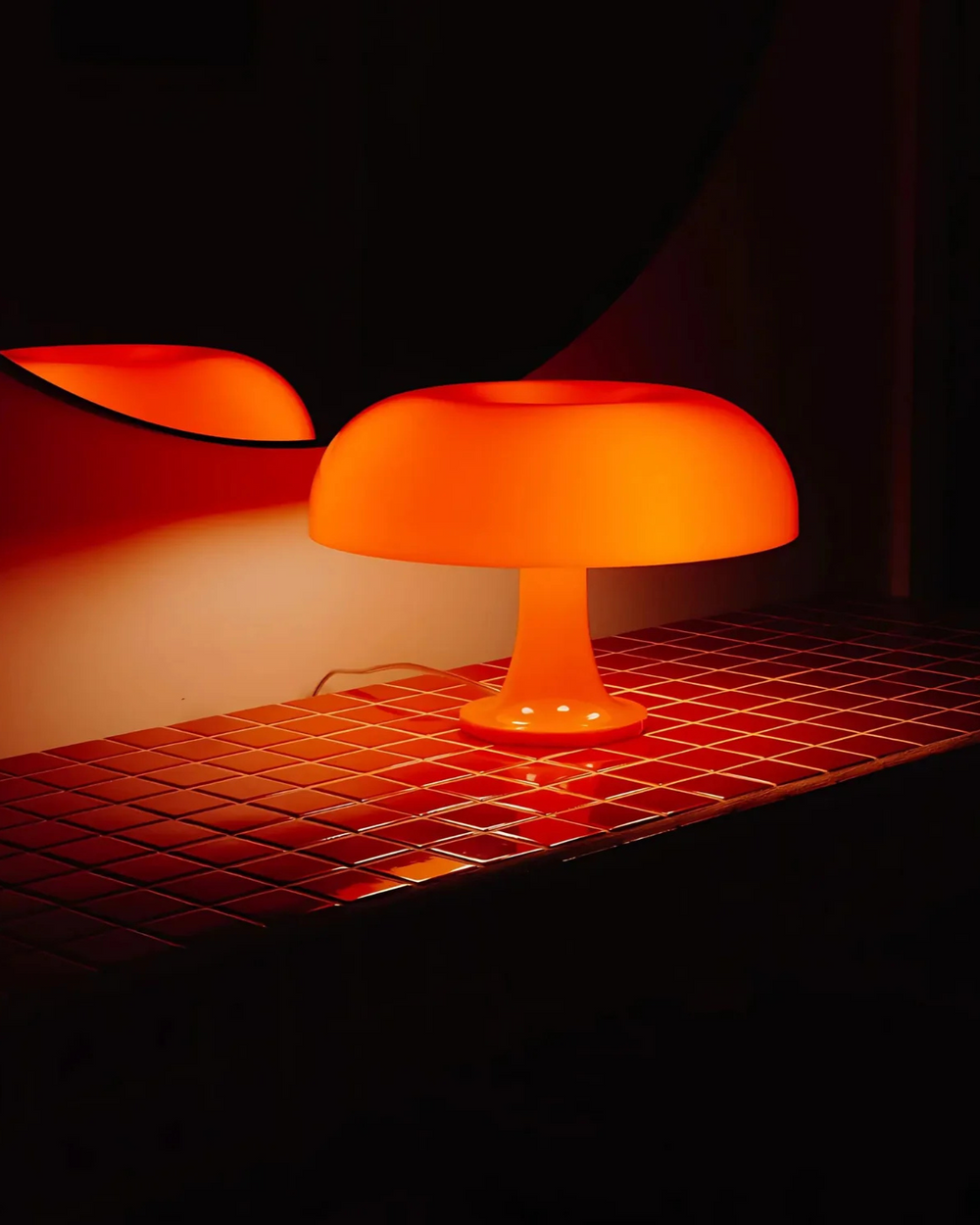 Optimized Product Title: "Bauhaus Tischlampe Retrokuppel – Zeitloses Design mit Sanftem Licht für Stilvolle Wohnräume" 

This title includes relevant keywords while maintaining clarity and appeal for potential customers.