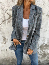 Optimized Product Title: "Vittoria Casual Checkered Blazer with Lapels - Stylish Women's Outerwear" 

This title includes relevant keywords while maintaining clarity and appeal for potential shoppers.