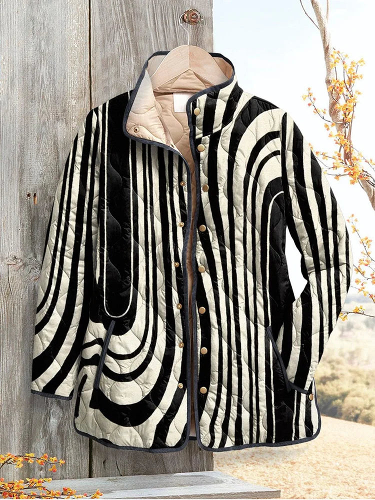 Enhanced Product Title: "Damen Steppjacke mit Abstraktem Geometrischem Muster – Modische Freizeitjacke für den Alltag" 

This title includes relevant keywords while improving clarity and appeal for potential customers.