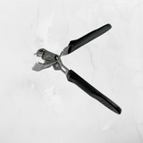Optimized Product Title: "Ergonomischer Nagelknipser mit Abgewinkelter Klinge – Ideal für Eingewachsene Nägel, Präzise und Komfortabel" 

This title includes relevant keywords while emphasizing the product's unique features and benefits, making it more ap