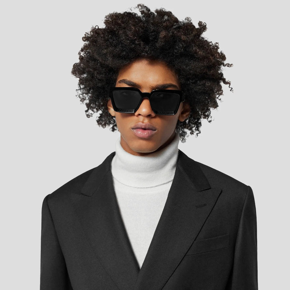 Unisex Square Sunglasses – Polarized Lenses, Metal Hinge Detail & Oversized Frame
