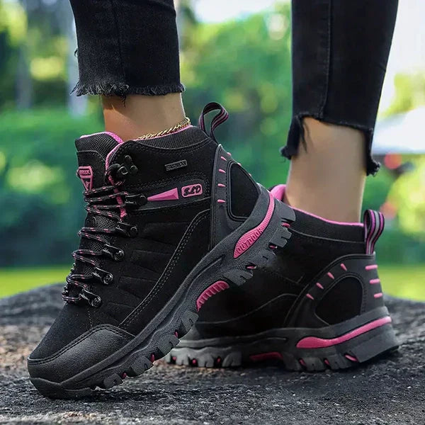 Women's Wide Winter Hiking Boots with Arch Support - Comfortable & Durable Footwear for Cold Weather Adventures