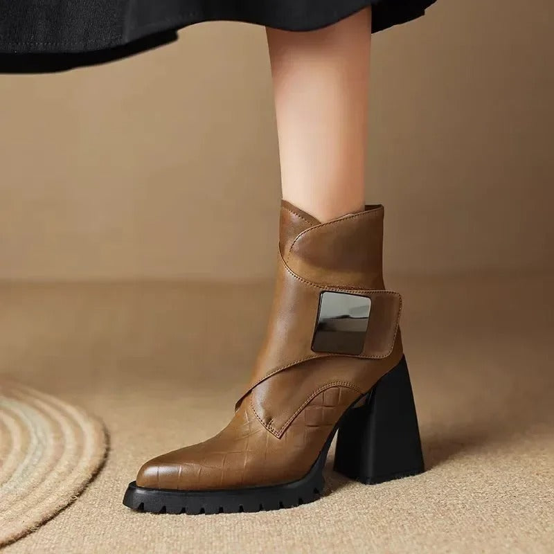 Women's boots, view 3