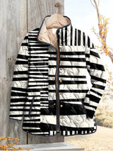Optimized Product Title: "Damen Casual Steppjacke in Schwarz-Weiß mit Abstraktem Design – Stylische Winterjacke für Damen" 

This title includes relevant keywords while maintaining clarity and appeal for potential buyers.