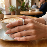 Enhanced Product Title: "Zirkonia-Drehring mit Rotierendem Band - Eleganter Schmuckring mit Funkelnden Zirkonia-Steinen für Damen" 

This title includes relevant keywords while providing more detail about the product, which can help improve visibility and