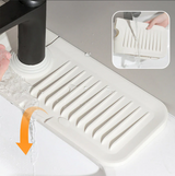 Enhanced Product Title: "Spülbecken-Abtropfmatte mit Spritzschutz – Rutschfeste, Wasserabweisende Abtropfmatte für Küche – Ideal für Geschirr und Besteck" 

This optimized title includes relevant keywords while providing additional details that may attrac