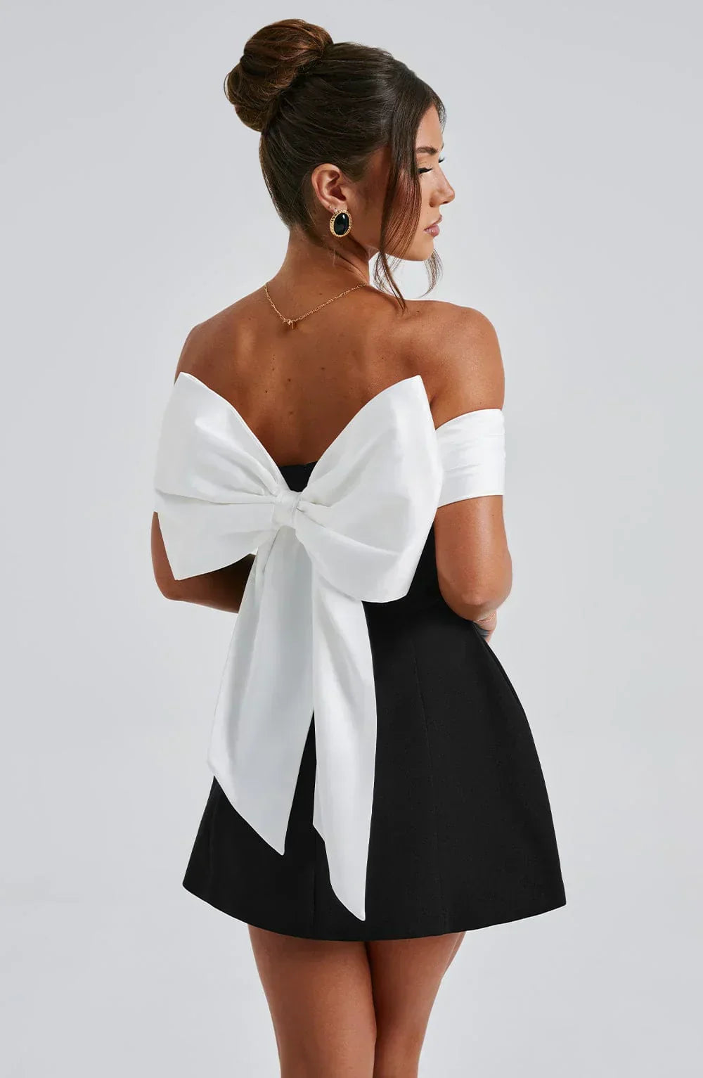 Chic Off-Shoulder Mini Dress with Elegant Back Bow Accent - Perfect for Parties & Special Occasions