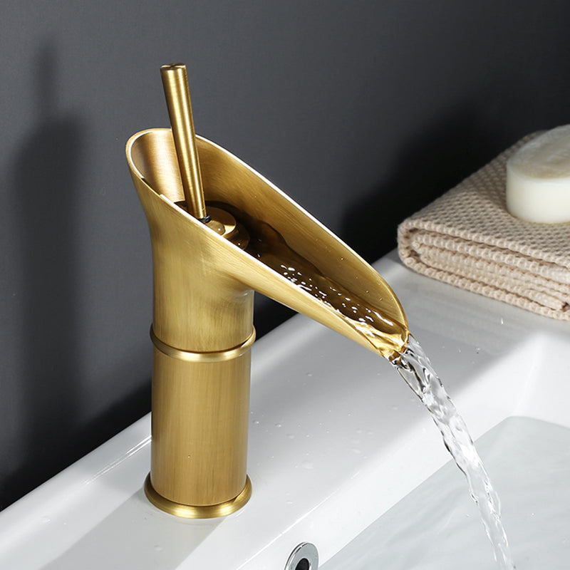 CascadeFlow – Luxe Waterfall Bathroom Faucet