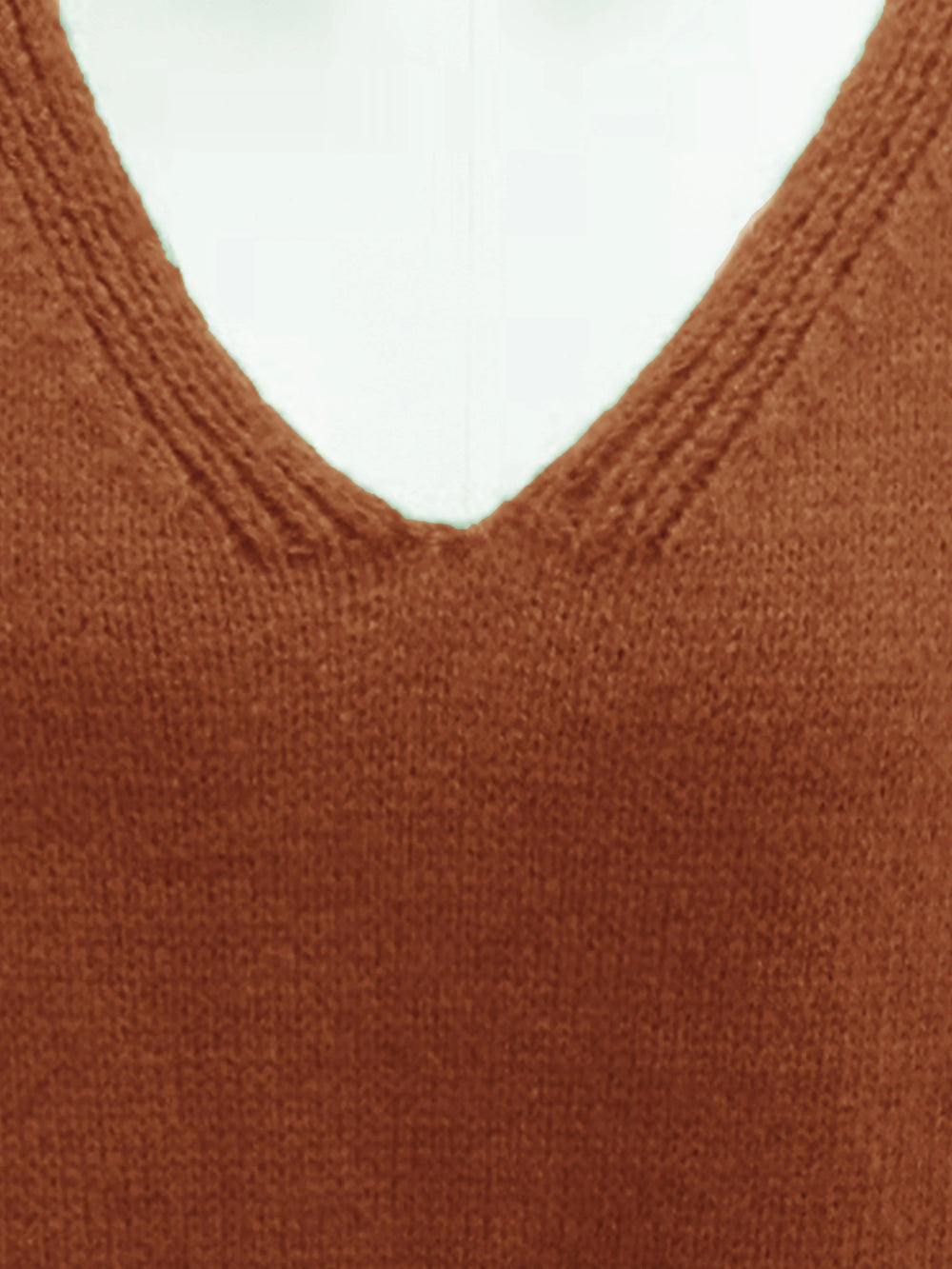 Plus Size Fall Oversized V-Neck Sweater for Curvy Figures - Cozy & Stylish Knitwear