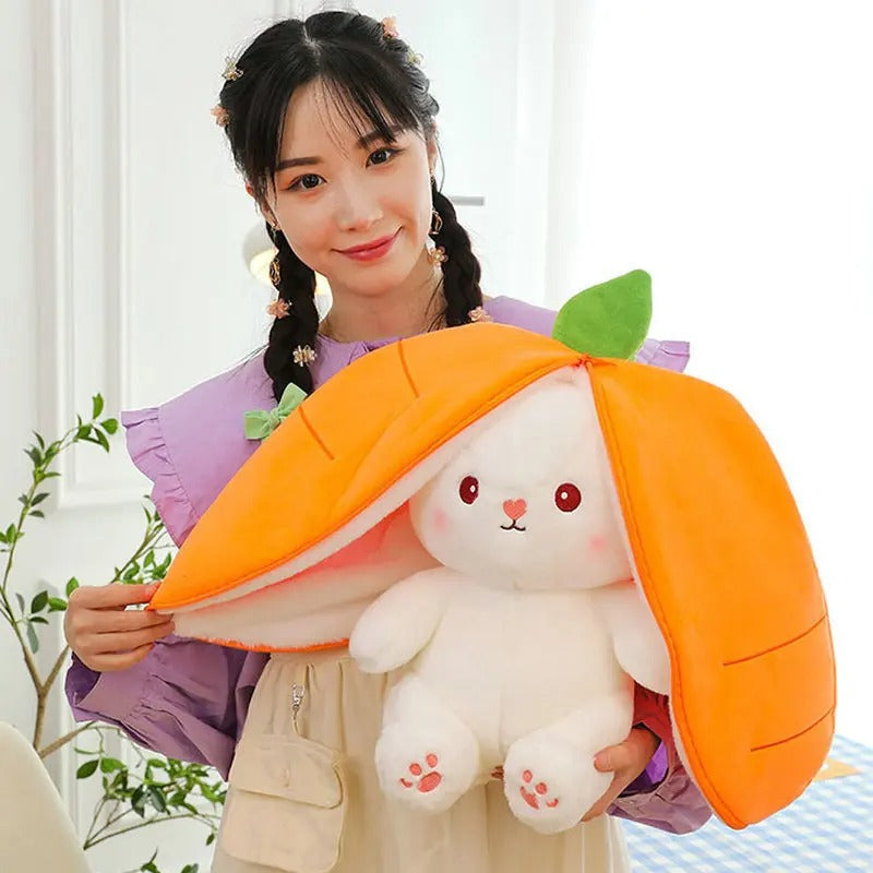 Enhanced Product Title: "Kuschelhase mit Geheimfach – Wählen Sie zwischen Karotten- oder Erdbeerdesign – Perfektes Kuscheltier für Kinder" 

This title includes relevant keywords, highlights the unique features, and emphasizes the target audience, making
