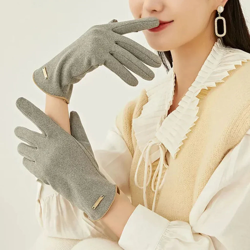 SuaveTouch Classic Sweden Women's Gloves - Elegant Winter Handwear for Ultimate Comfort and Style