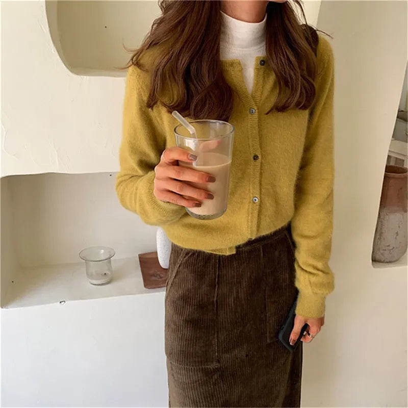 Comfortable Knitted Cardigan with Buttons - Isla