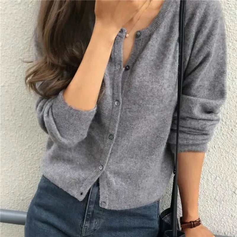 Comfortable Knitted Cardigan with Buttons - Isla