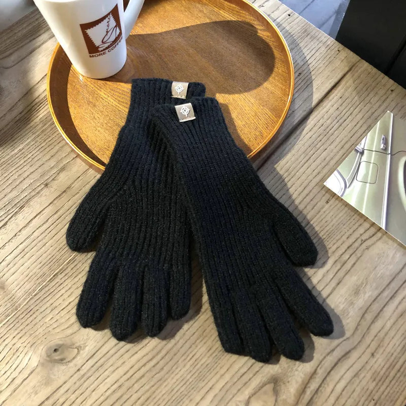 Isolde Women's Comfortable Touchscreen Gloves - Stylish & Warm Winter Accessory