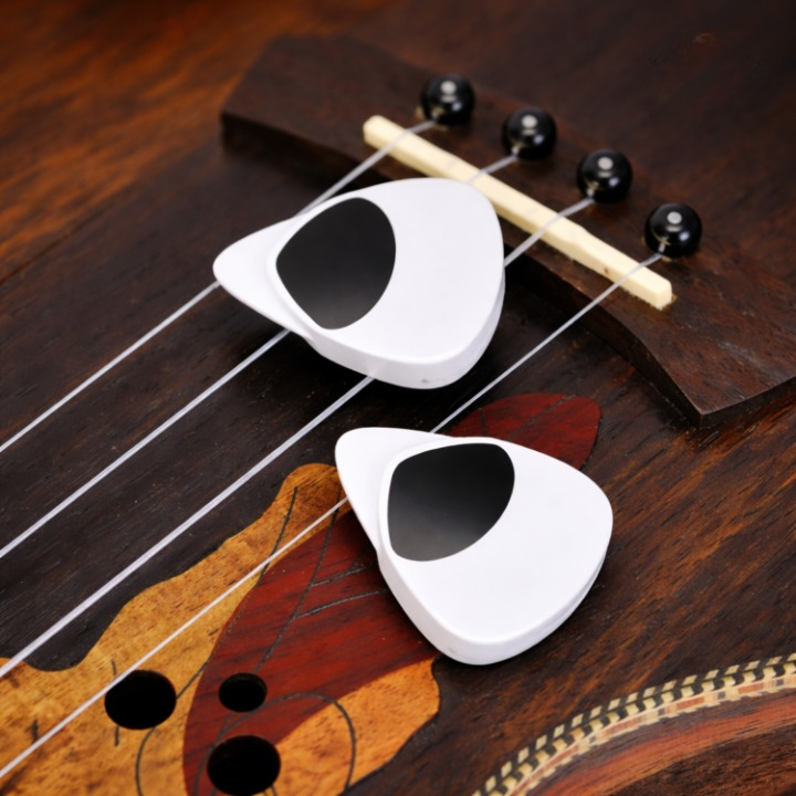 Guitar Tuner Pick with LCD Display – Compact 2-in-1 for Guitar, Bass & Ukulele