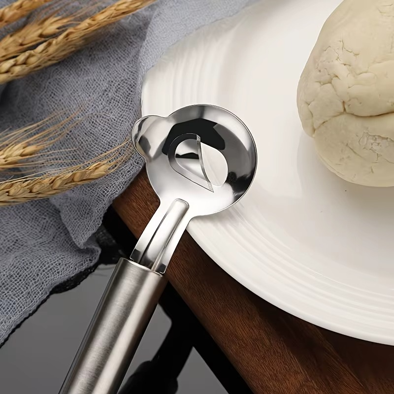 Optimized Product Title: "Edelstahl Nudelpresse – Frische Pasta Maker für hausgemachte Nudeln aus Teig" 

This title includes relevant keywords while clearly conveying the product's purpose and material, enhancing its visibility in Google Shopping searche