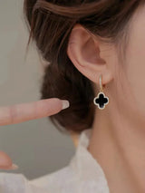 Clara Clover Earrings - Detail