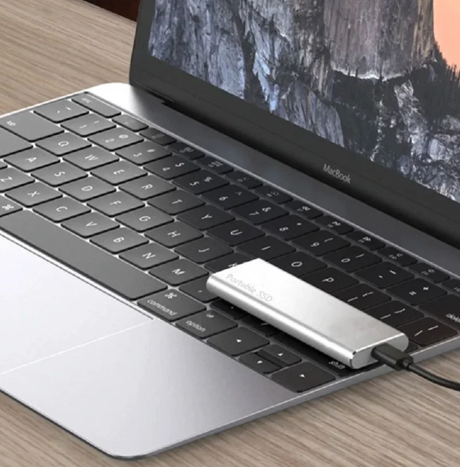**Davy 4TB USB-C Portable External Hard Drive - High-Speed Storage for PC & Mac | Compact & Lightweight Design**