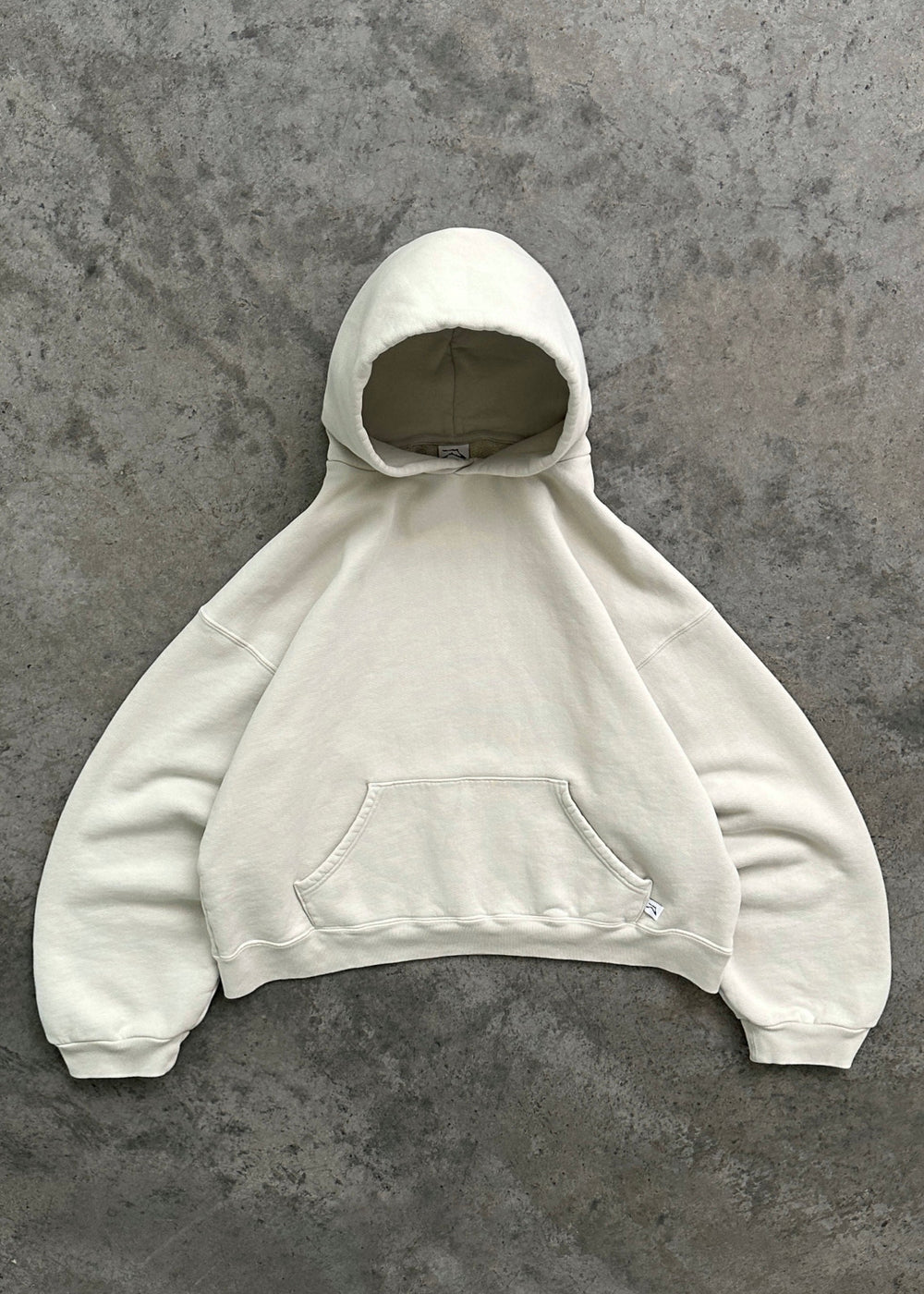 Premium Urban Hoodie for Men & Women - Stylish, Comfortable, and Versatile Streetwear