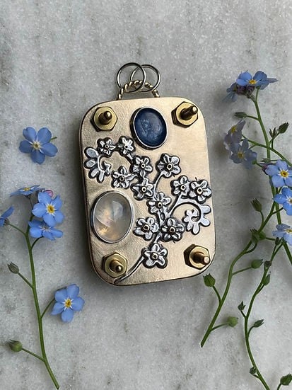 Compact Mini Flower Press by Davy | Portable Botanical Keepsake Maker | Ideal Craft Tool for Flower Preservation