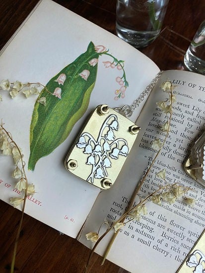 Compact Mini Flower Press by Davy | Portable Botanical Keepsake Maker | Ideal Craft Tool for Flower Preservation