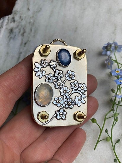 Compact Mini Flower Press by Davy | Portable Botanical Keepsake Maker | Ideal Craft Tool for Flower Preservation