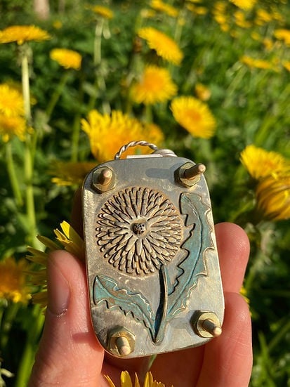 Compact Mini Flower Press by Davy | Portable Botanical Keepsake Maker | Ideal Craft Tool for Flower Preservation