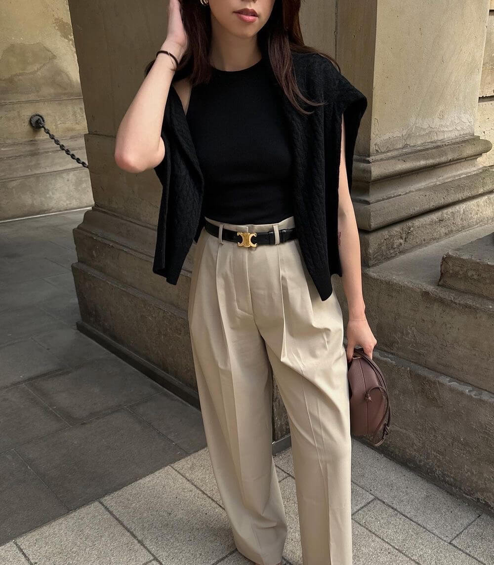 Stylish Vegan Leather Belt with Elegant Gold CC Logo Buckle - Eco-Friendly Fashion Accessory