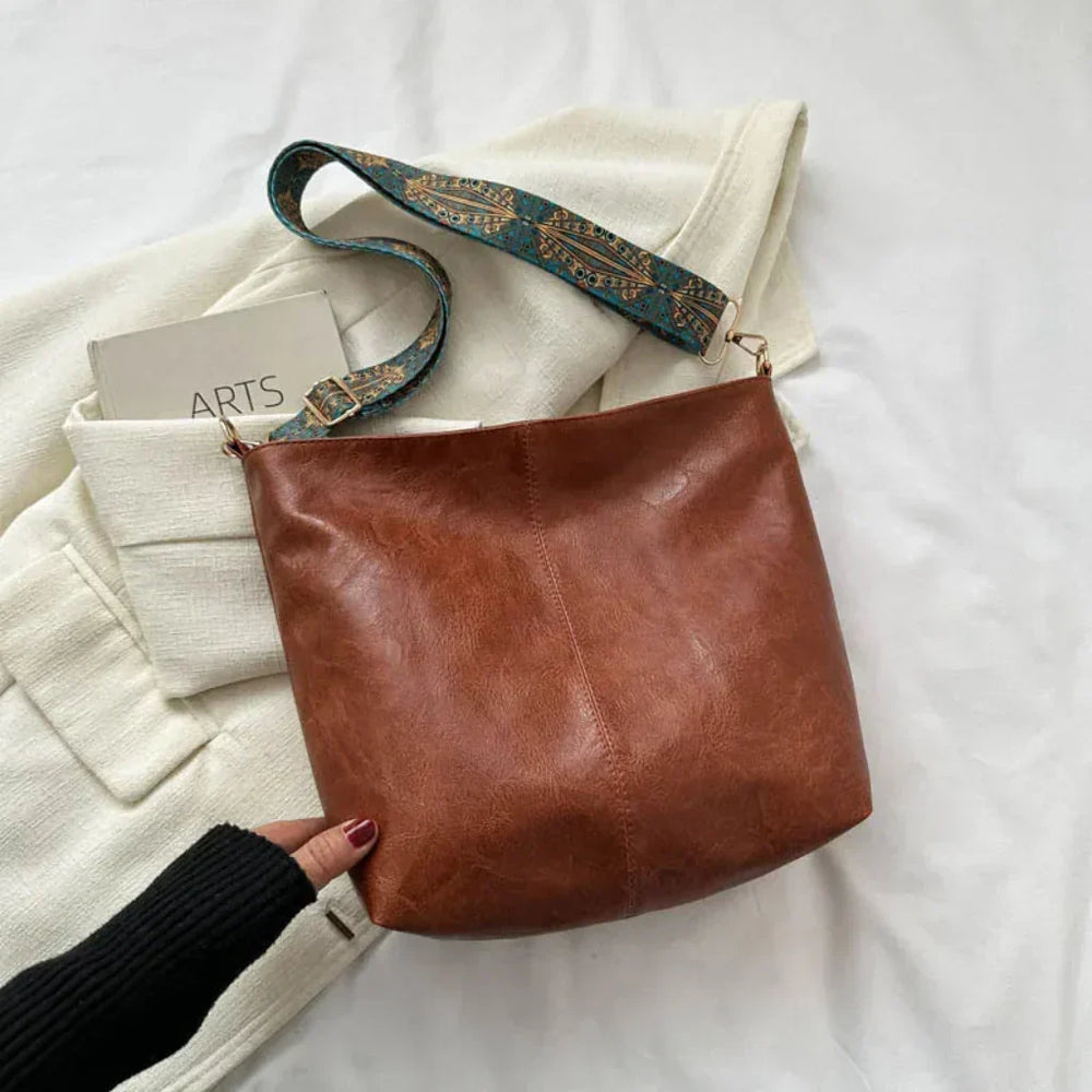 Davy Women's Boho Hobo Shoulder Bag with Stylish Strap - Trendy and Versatile Handbag for Everyday Use