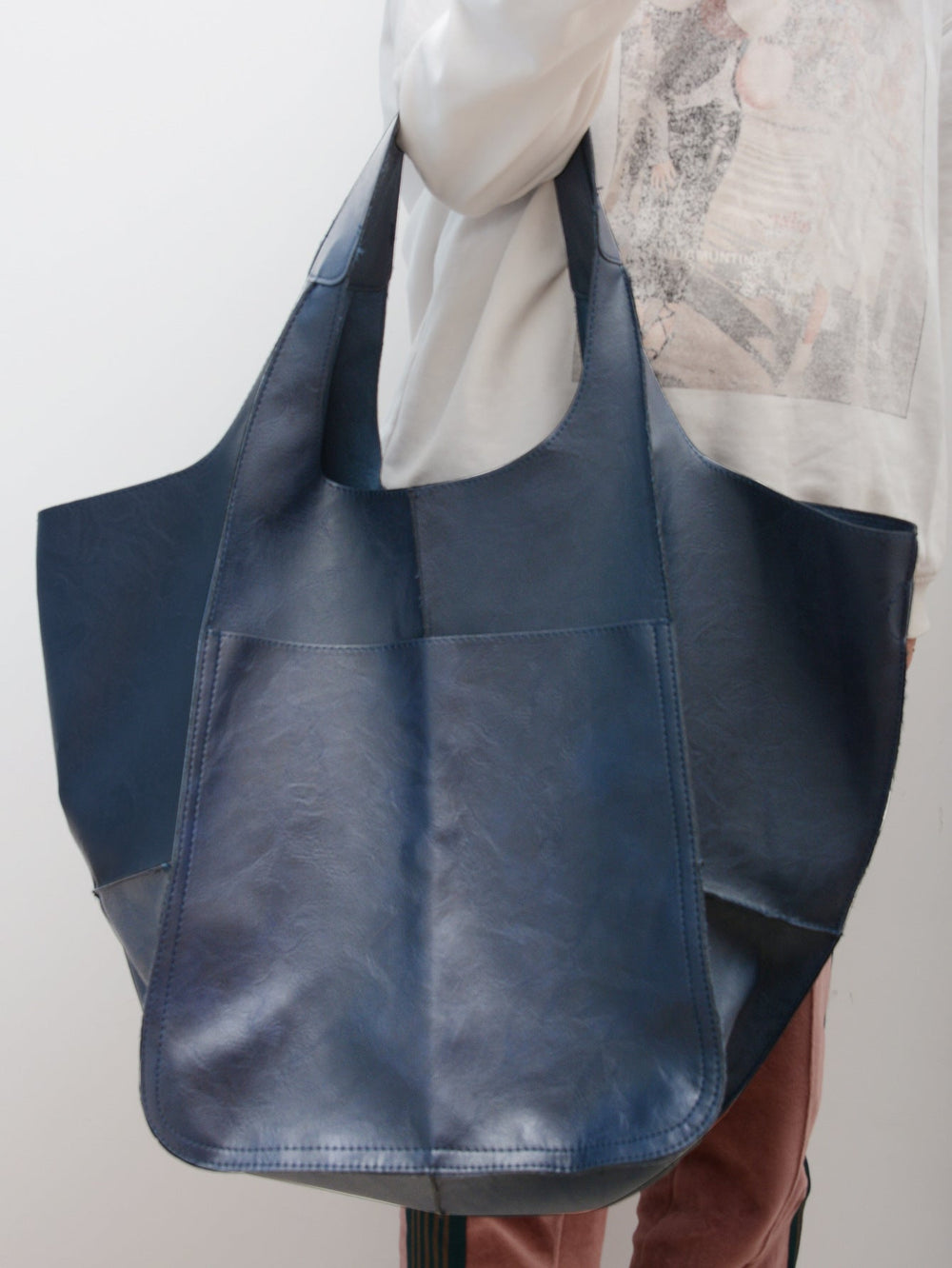 Davy Women's Oversized Tote Bag - Stylish, Durable, and Spacious Handbag for Everyday Use