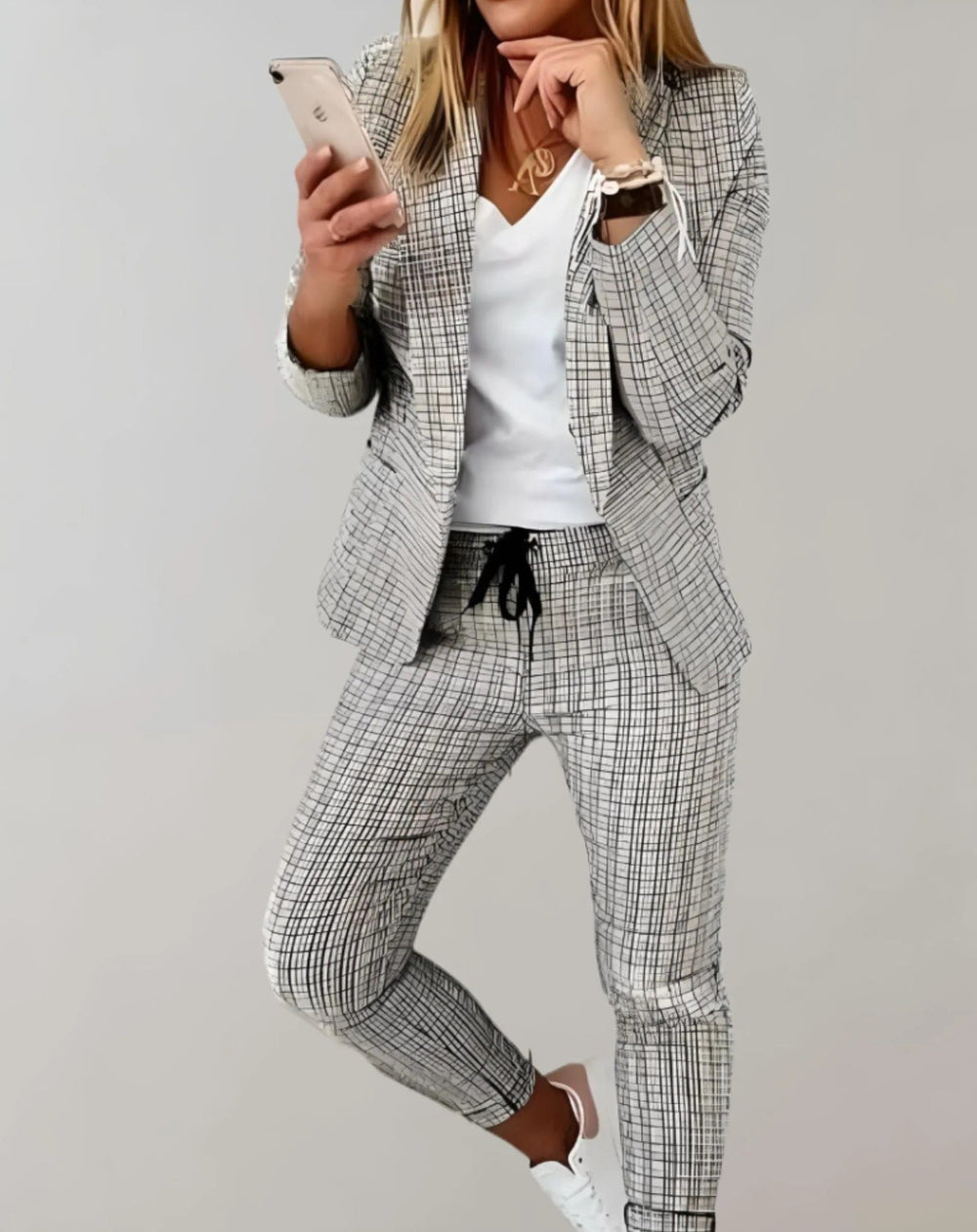 Stylish Plaid Relaxed Blazer and Trouser Set for Effortless Chic - Perfect for Work or Casual Outings