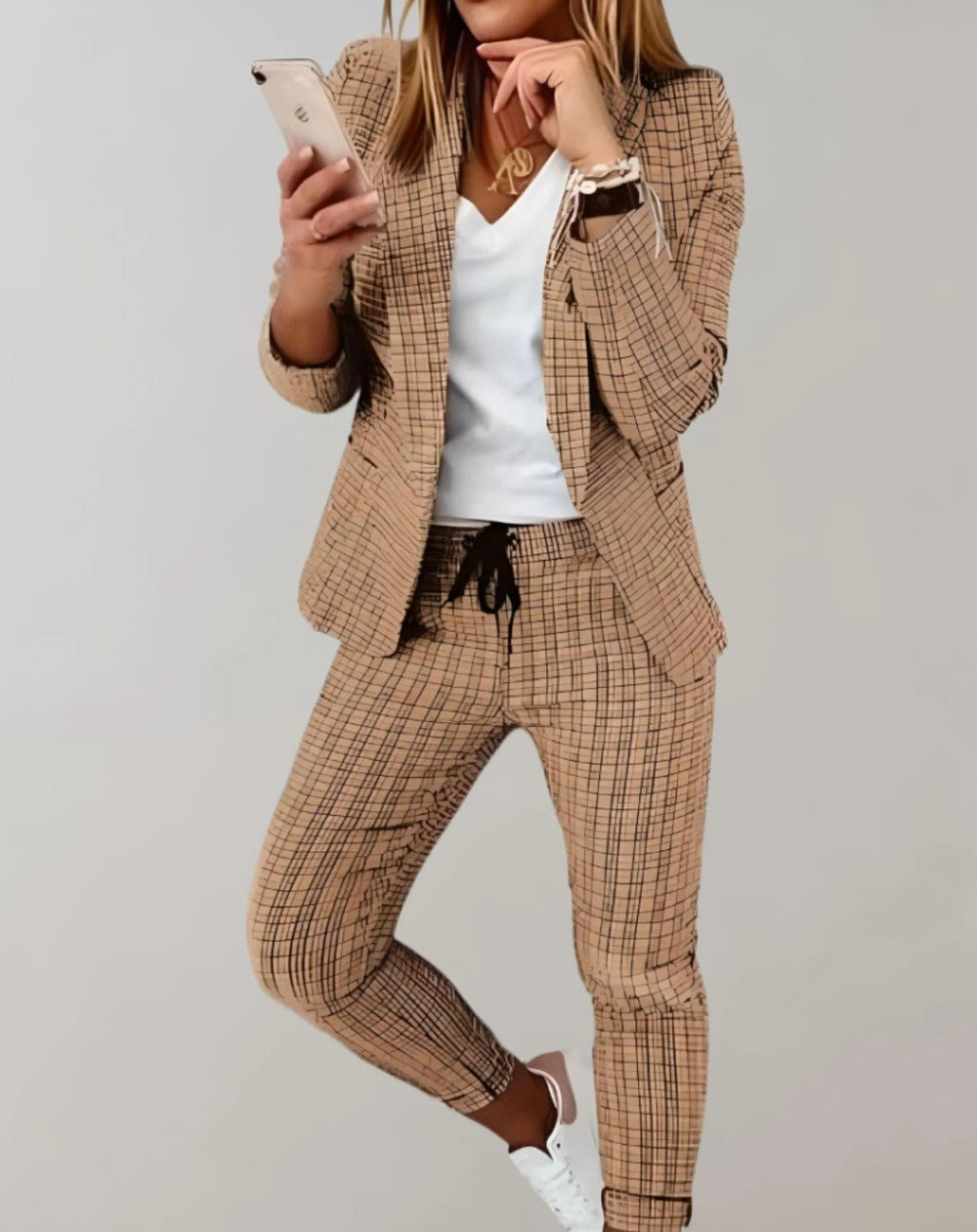 Stylish Plaid Relaxed Blazer and Trouser Set for Effortless Chic - Perfect for Work or Casual Outings