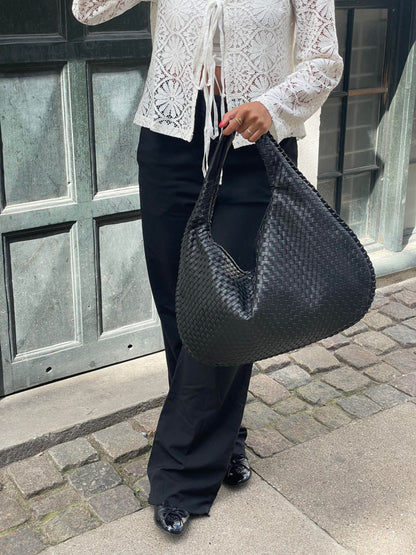 Davy Women's Stylish Woven Tote Bag - Spacious & Trendy Handbag for Everyday Use