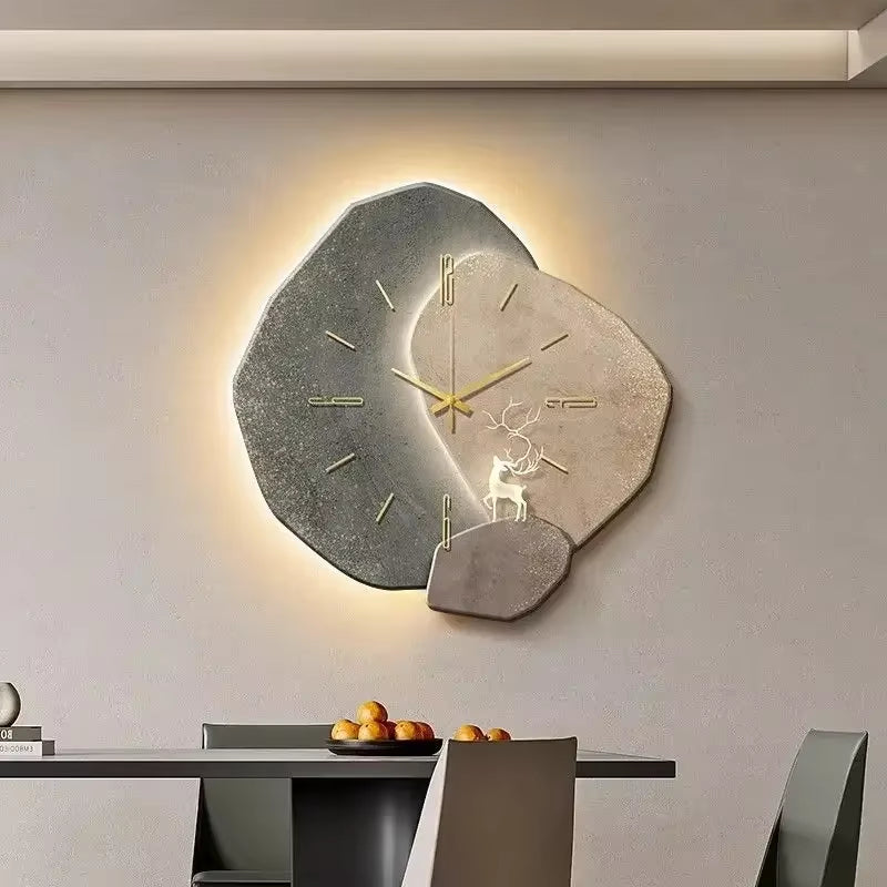 Moon Wall Clock – Plastic & Glass, 30/40cm, Battery-Powered Beige & Gold