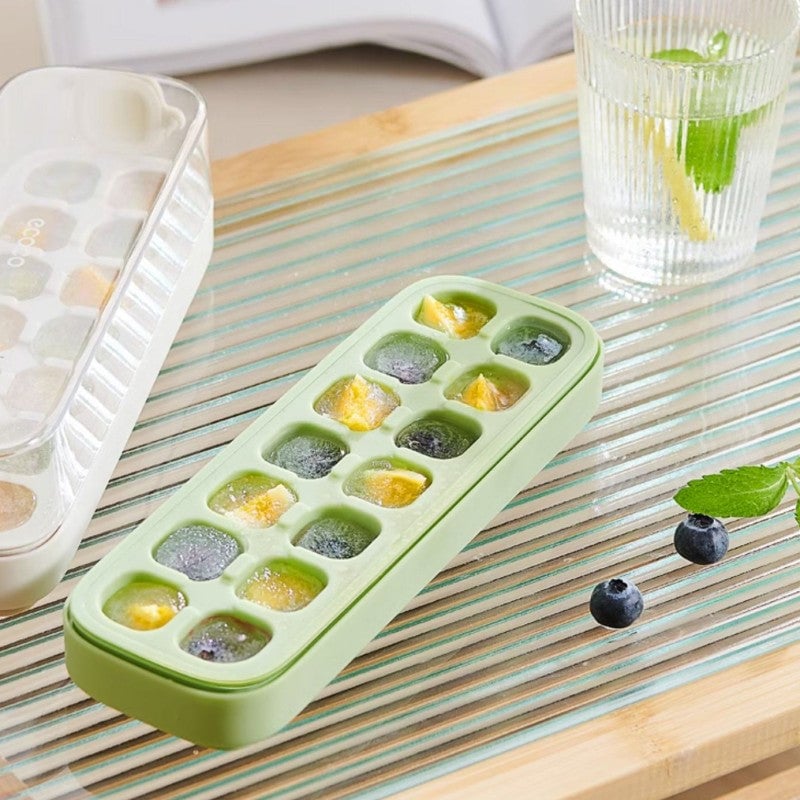 Ice Cube Tray with Push Mechanism