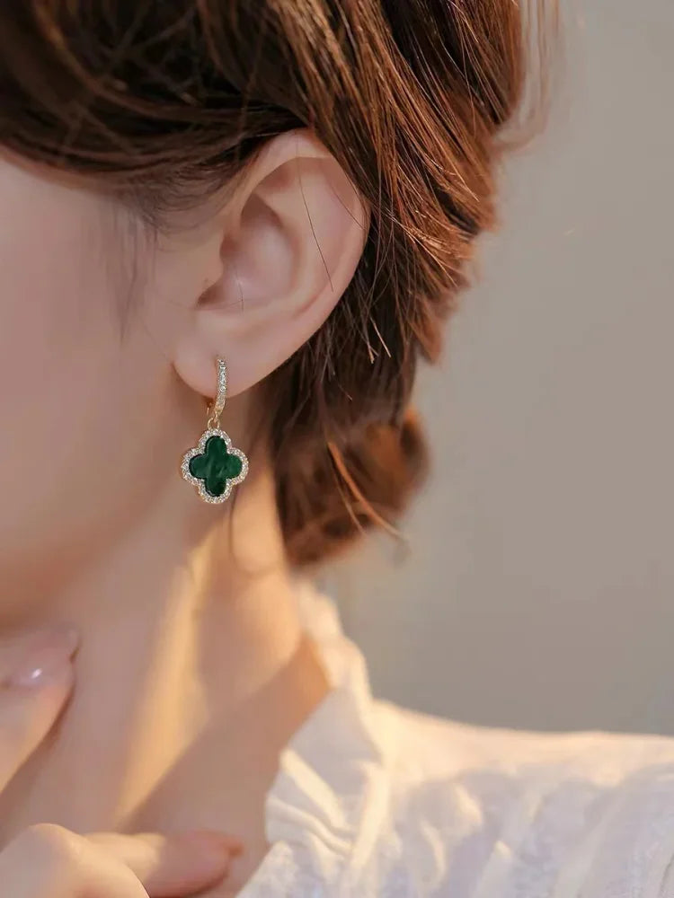 Clara Clover Earrings - Detail