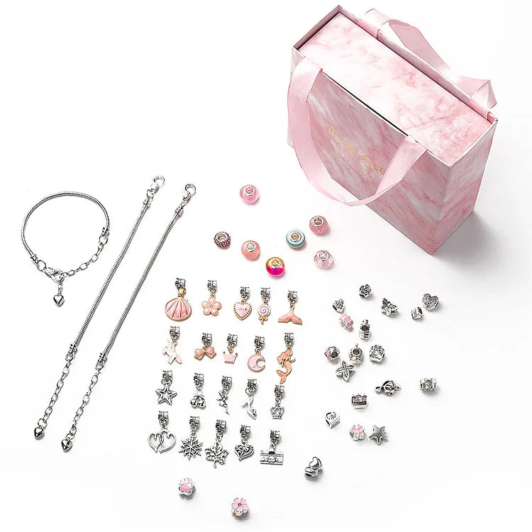 Enhanced Product Title: "DIY Weihnachtsmotiv Armbandset – Luna | Kreatives Bastelset für festliche Schmuckgestaltung" 

This title includes relevant keywords and phrases that can improve visibility in Google Shopping while clearly conveying the product's