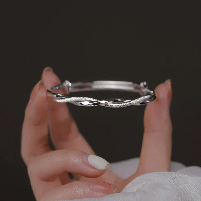 Elegant Silver Bracelet with Intricate Design | Stylish Jewelry for Any Occasion