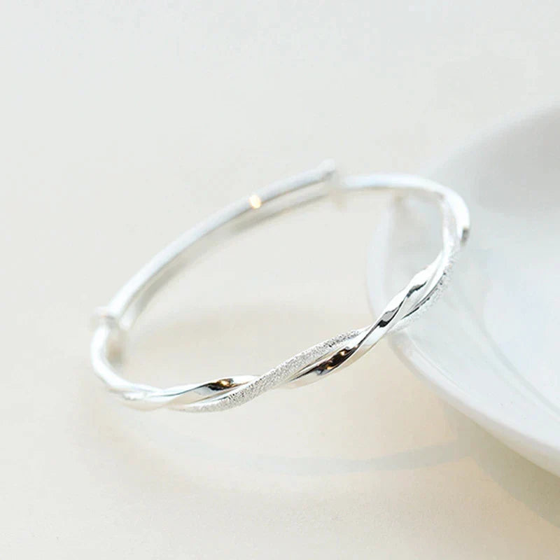 Elegant Silver Bracelet with Intricate Design | Stylish Jewelry for Any Occasion