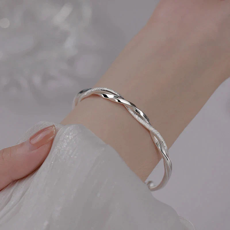 Elegant Silver Bracelet with Intricate Design | Stylish Jewelry for Any Occasion