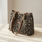 Stylish Leotard-Print Tote Bag with Elegant Gold Chain Detail - Fashionable & Versatile Handbag