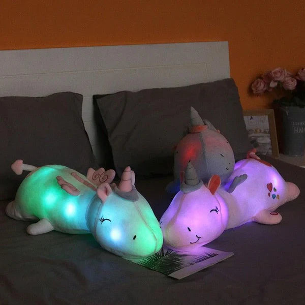 Enhanced Product Title: **Leuchtendes Einhorn Kuscheltier – Plüschspielzeug mit LED-Lichtern für Kinder, Kuscheliges Geschenk für Mädchen und Jungen** 

This title includes relevant keywords and phrases that can help improve visibility and attract potenti