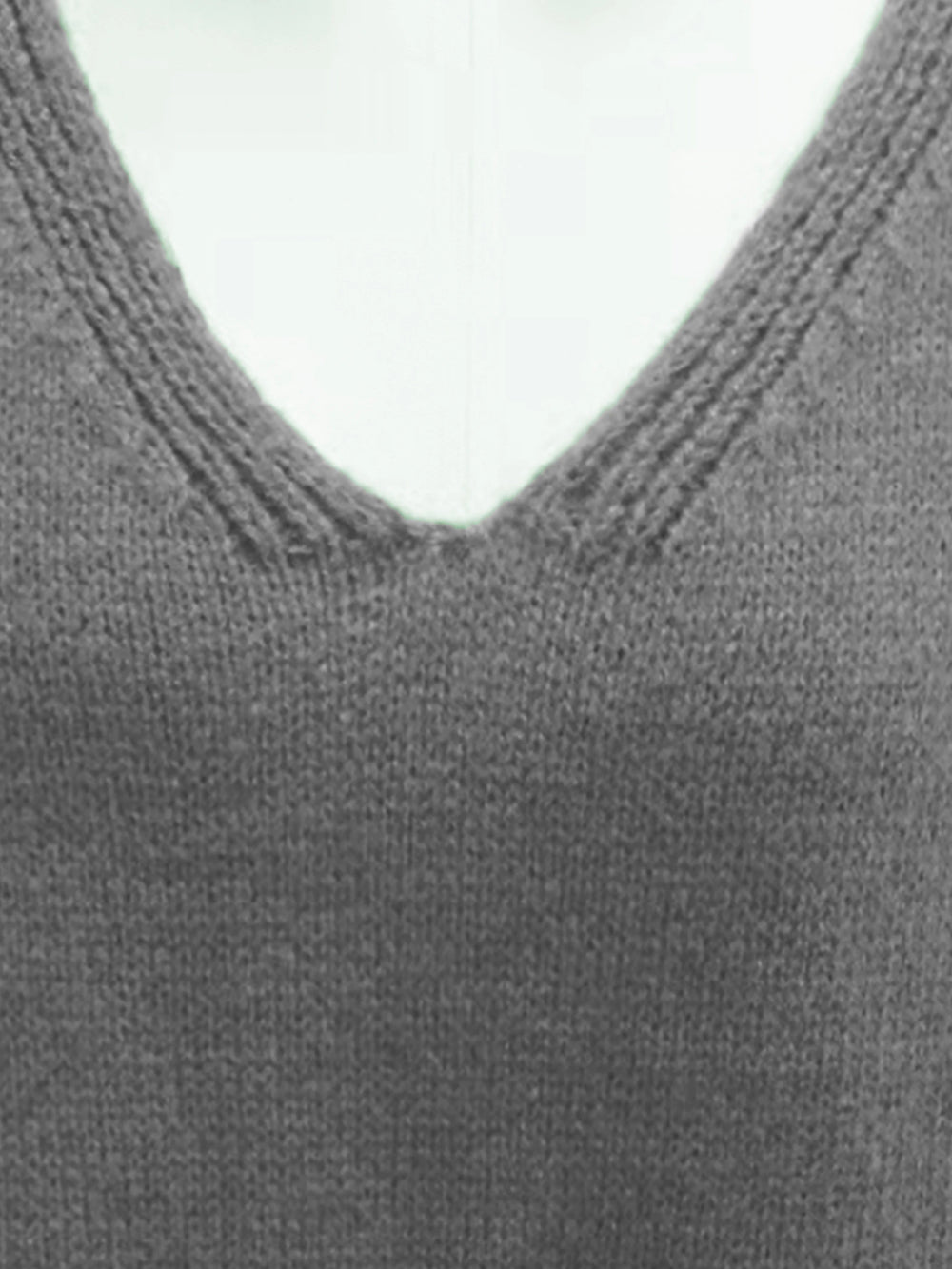 Plus Size Fall Oversized V-Neck Sweater for Curvy Figures - Cozy & Stylish Knitwear